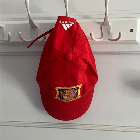 Red baseball cap - Picture 3 of 3